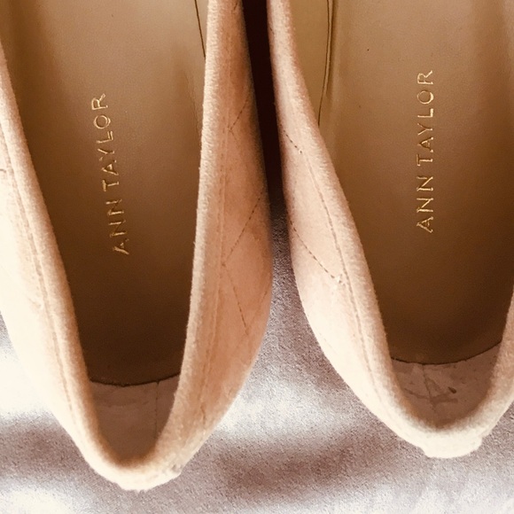 ANN TAYLOR Beige Tan Suede Ballet Flats 9 - Picture 4 of 8